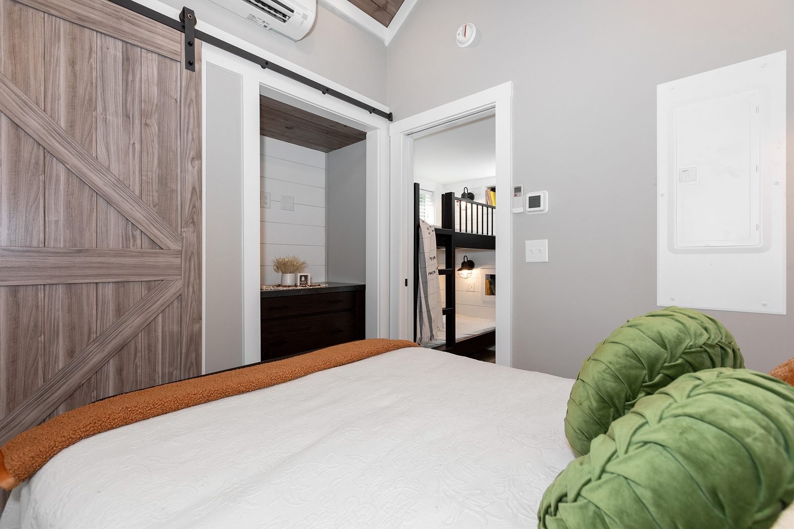 Swayback tiny home — Photo 3